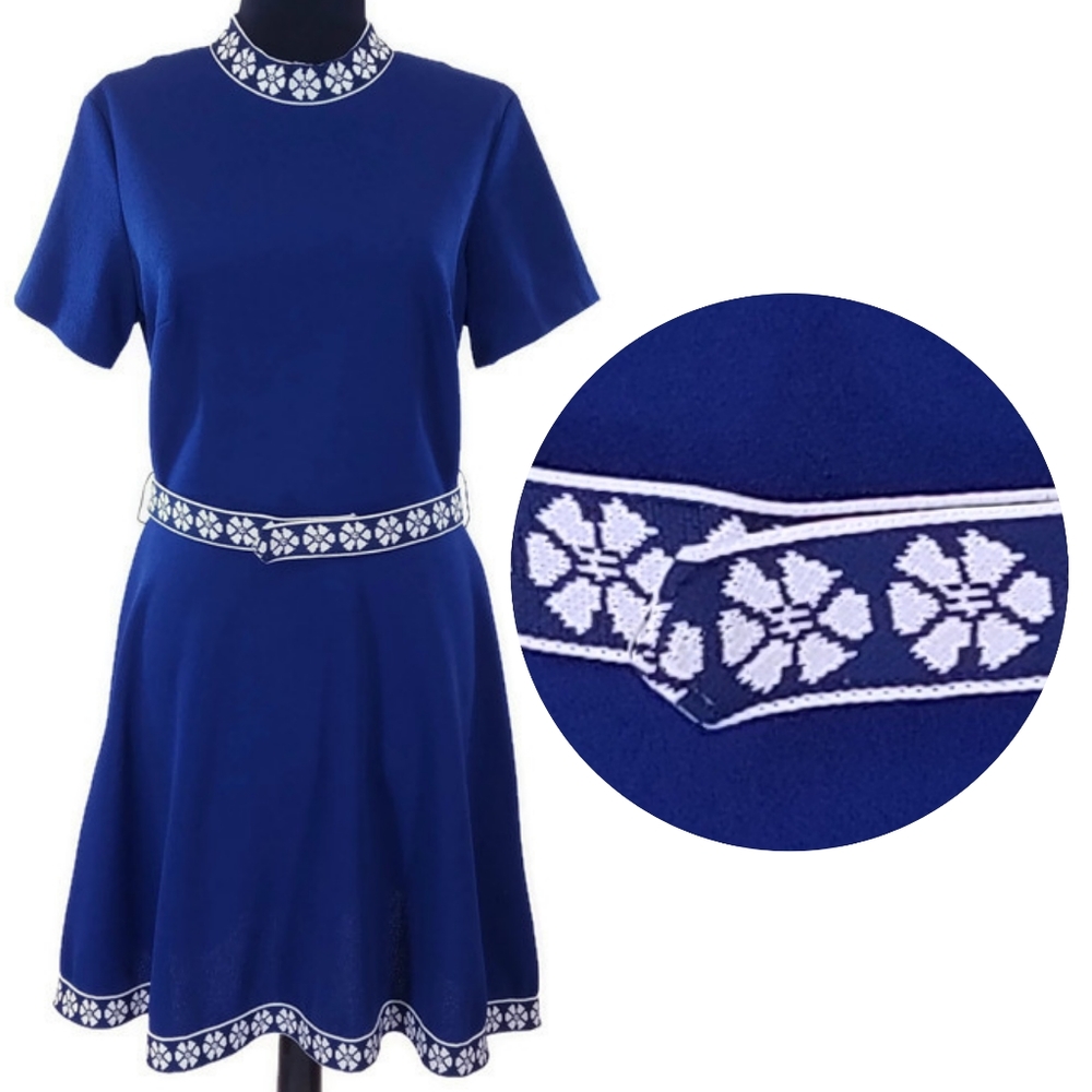 Vintage 1960s Blue White Dress with Flower Belt